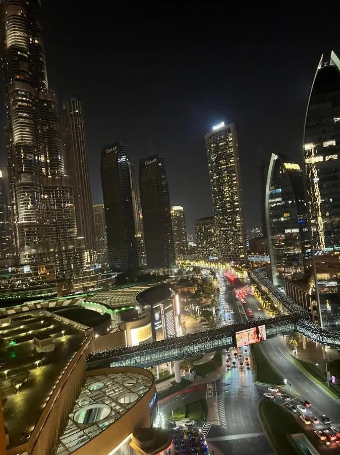 Address Dubai Mall Fashion Avenue Studio 17 Floor 0*,  アラブ首長国連邦